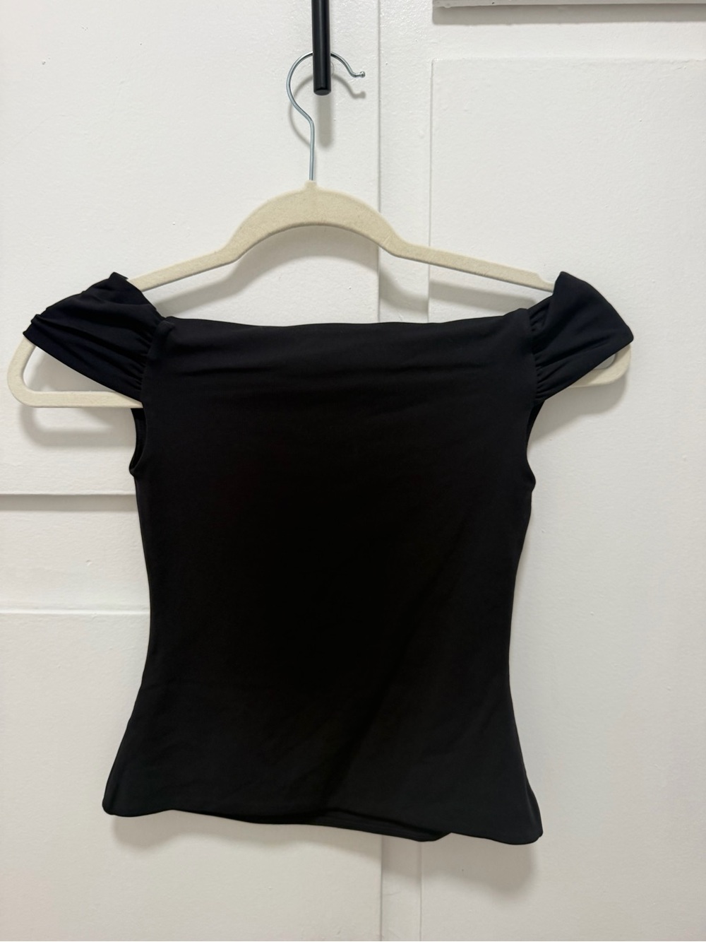 ARITZIA Original Contour Ravish Off the Shoulder Top - Picture 5 of 6